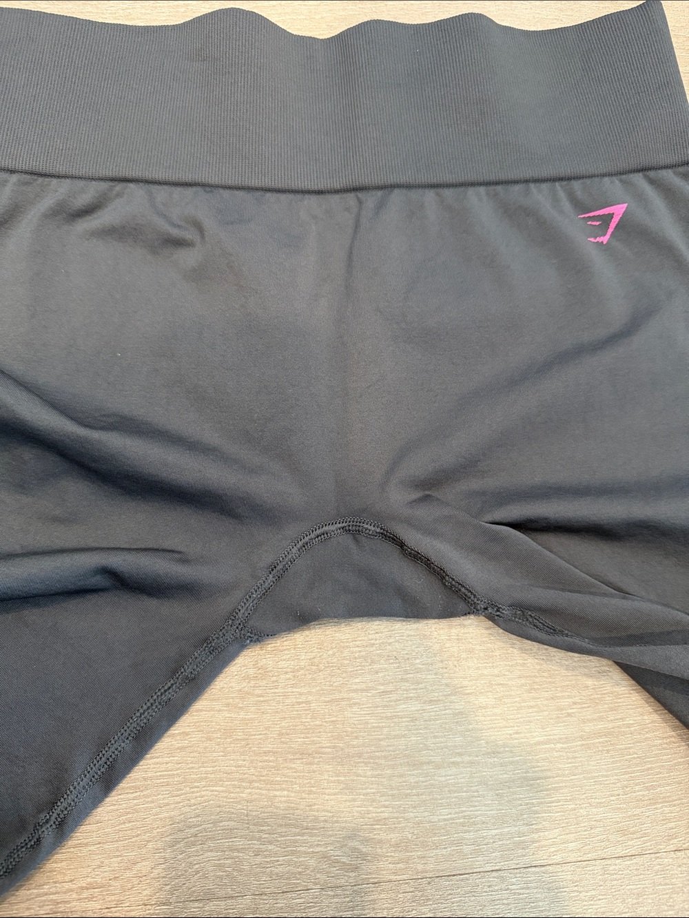 Gymshark Gray Leggings with Pink Logo Accent- Size Large! - Picture 4 of 5
